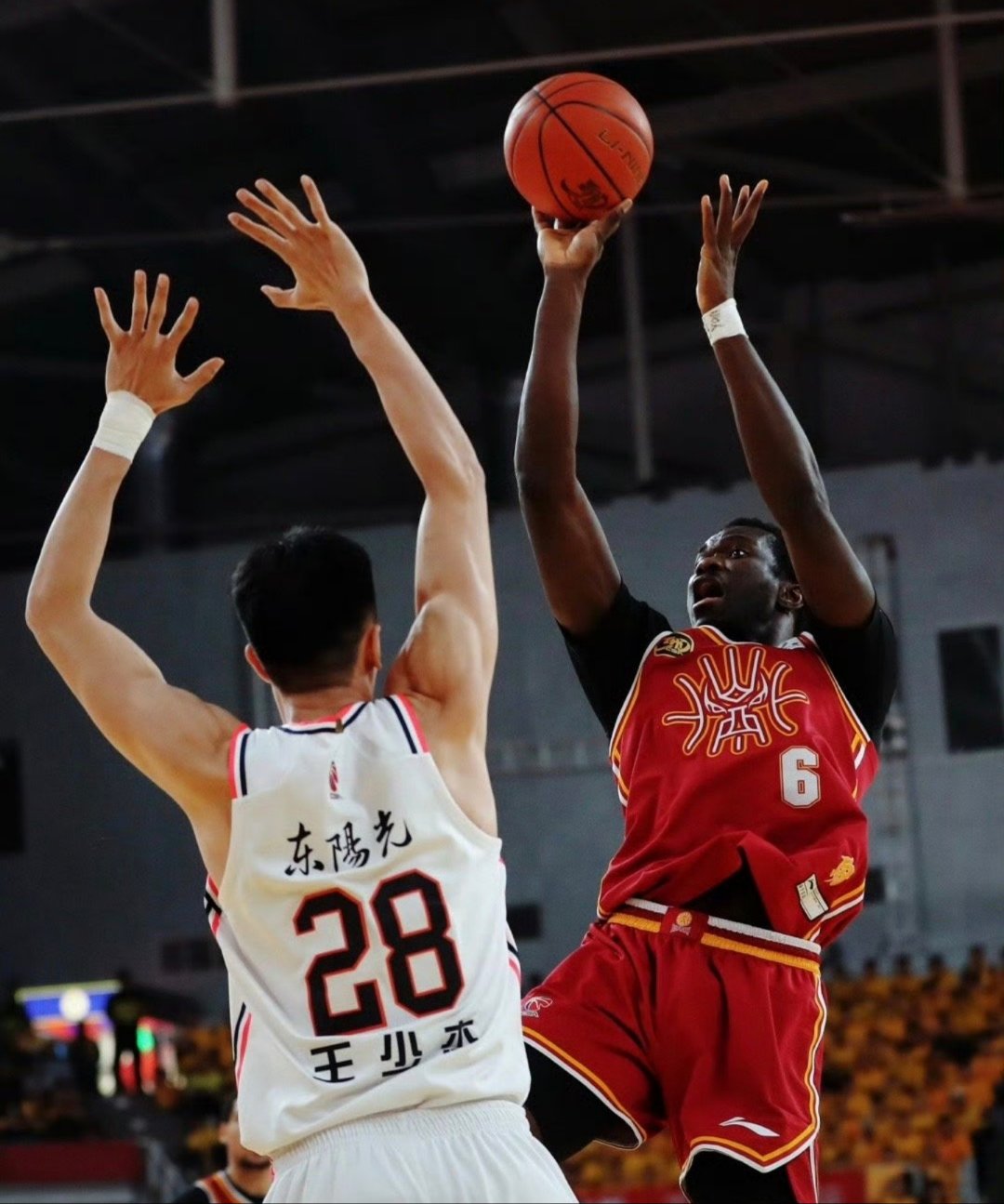 CBA常规赛倒计时，深圳男篮赛前单刀错失，细节引发关注，底气十足，轮换策略成焦点