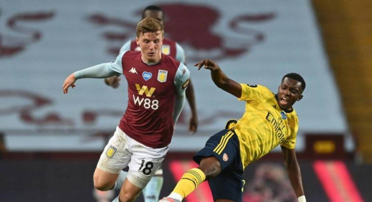 kaiyun官方在线体育-今晨体能课后，那不勒斯再遭质疑备战欧联，底气十足，球队文化再被提及