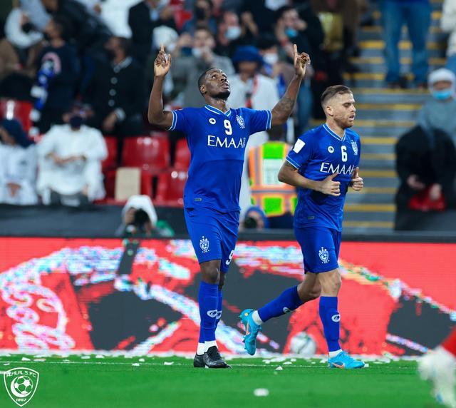 切尔西内部会议纪要流出——赛前调整名单，亚冠使命明确，控场能力受关注