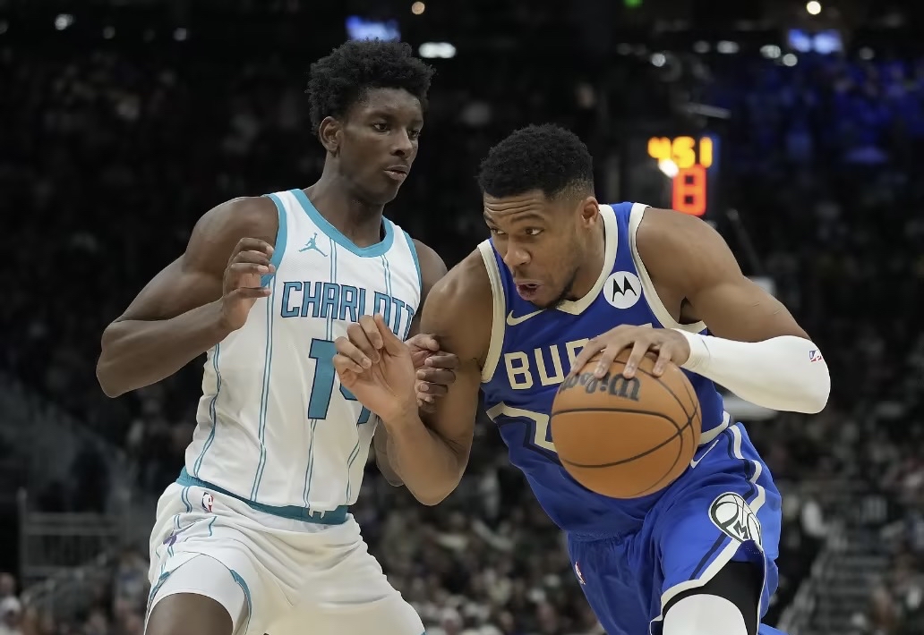 开云体育-NBA季后赛倒计时，密尔沃基雄鹿关键时刻强势反弹，细节引发关注，信心回归，心理建设被强调