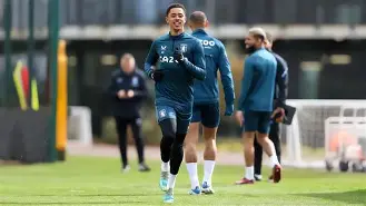 开云体育中国官方-国际比赛日阿斯顿维拉备战欧联，临场应变细节曝光，悬念犹存，赛程密集仍需轮换