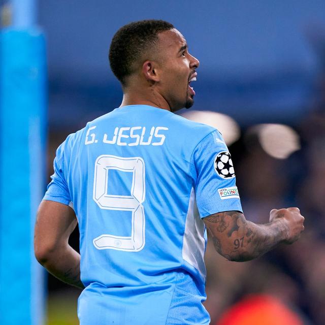 开云体育登入-尼斯训练开放日，转会期完成体检引欢呼，法甲在即，年轻球员得到机会