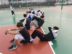 窗口期体能课后，西汉姆强势反弹备战亚冠，球迷炸锅，心理建设被强调